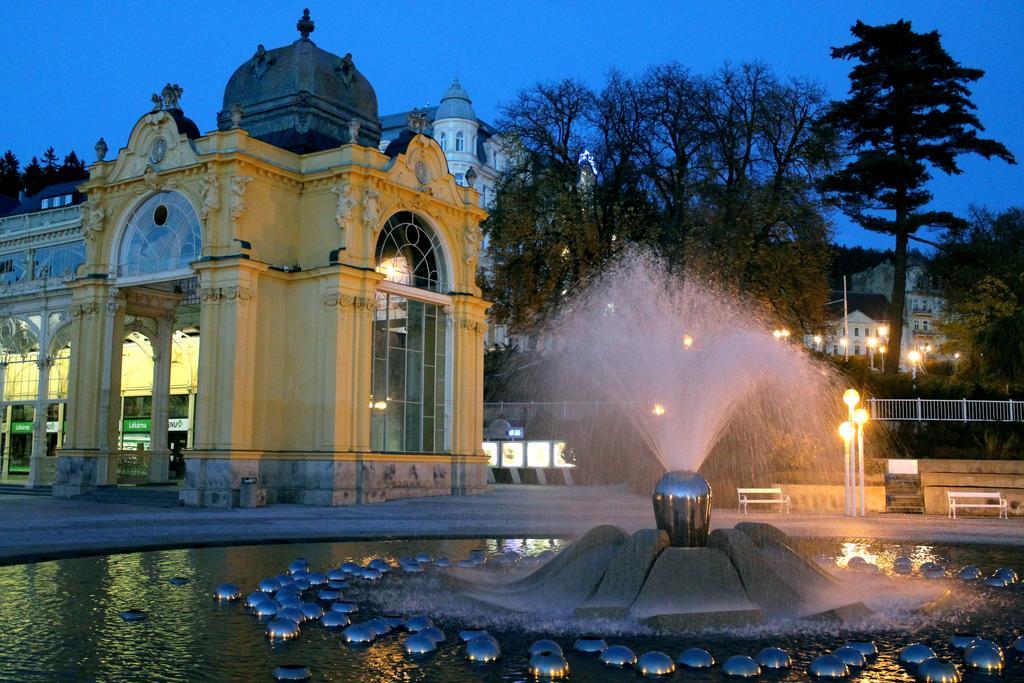 Pension A Restaurace Filip II Маріанські Лазні Екстер'єр фото